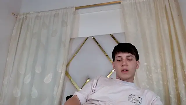 Jonathan Moreau online show from December 1, 7:36 pm