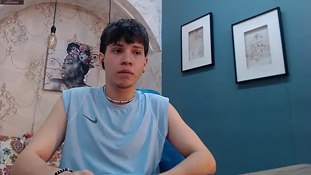Jonathan Moreau online show from December 11, 2:44 pm