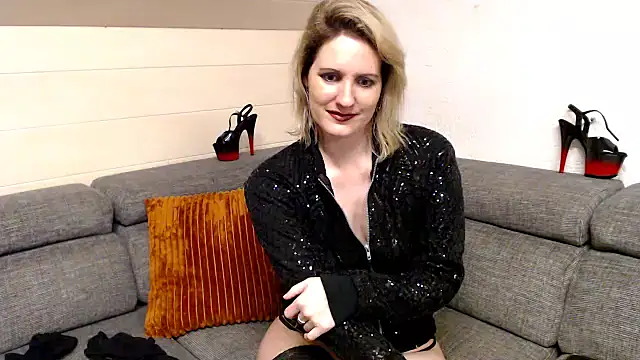 NoraNoxx online show from December 26, 2:12 am