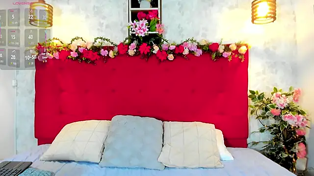 Snapshot of SilvannaFit chatting on September 18, 12:07 pm SilvannaFit online show from September 18, 12:07 pm