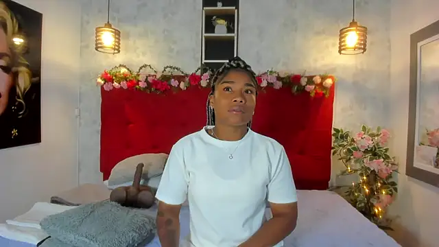 Snapshot of SilvannaFit chatting on October 16, 12:06 pm SilvannaFit online show from October 16, 12:06 pm