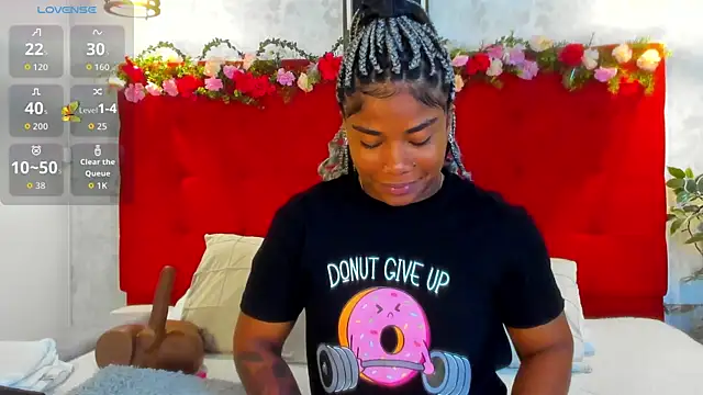 Snapshot of SilvannaFit chatting on October 18, 11:44 am SilvannaFit online show from October 18, 11:44 am