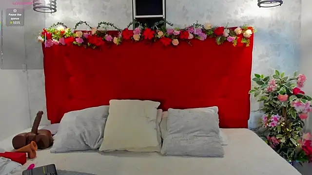 Snapshot of SilvannaFit chatting on December 3, 10:24 am SilvannaFit online show from December 3, 10:24 am