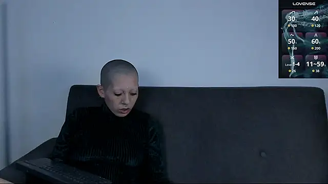 lnxmst online show from December 4, 10:29 pm