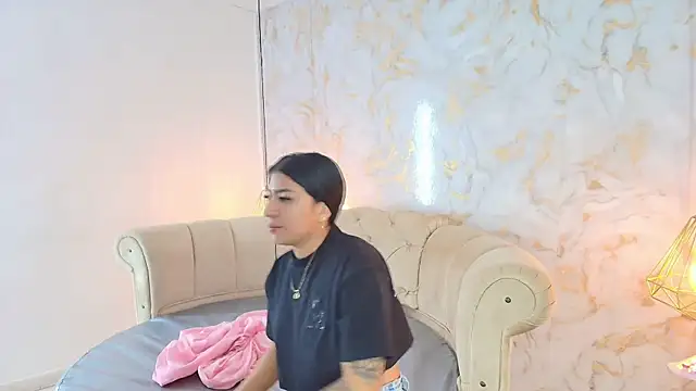 khloeblake online show from May 8, 5:35 am