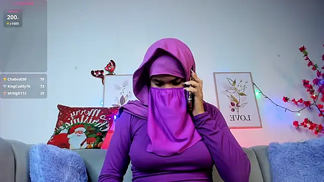 Snapshot of saray_halam chatting on December 21, 12:20 am saray halam online show from December 21, 12:20 am