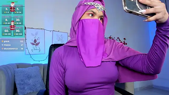 Snapshot of saray_halam chatting on December 31, 1:08 pm saray halam online show from December 31, 1:08 pm