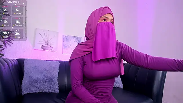 Snapshot of saray_halam chatting on January 29, 6:07 pm saray halam online show from January 29, 6:07 pm