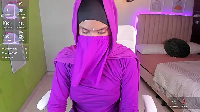 Snapshot of saray_halam chatting on March 10, 9:29 pm saray halam online show from March 10, 9:29 pm