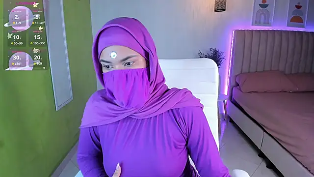 Snapshot of saray_halam chatting on March 14, 6:18 pm saray halam online show from March 14, 6:18 pm