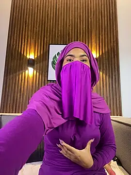 Snapshot of saray_halam chatting on March 19, 9:27 pm saray halam online show from March 19, 9:27 pm