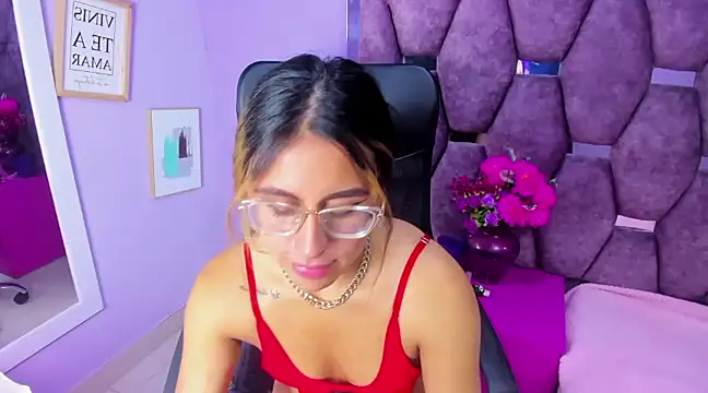 Freya Miller  online show from December 4, 11:46 pm