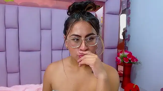 Freya Miller  online show from February 7, 3:34 am