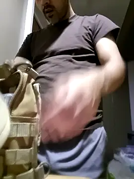 Snapshot of abdierkader chatting on November 27, 8:27 am abdierkader online show from November 27, 8:27 am