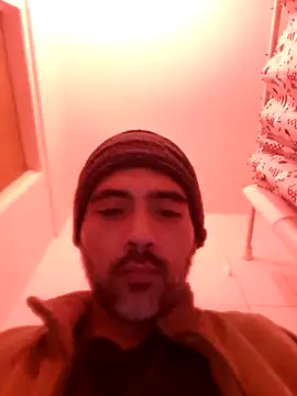 Snapshot of abdierkader chatting on December 17, 12:38 am abdierkader online show from December 17, 12:38 am