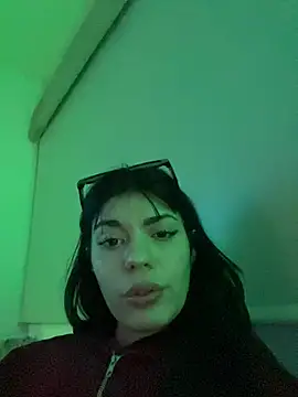 Snapshot of candycamiila chatting on July 29, 4:32 am candycamiila online show from July 29, 4:32 am