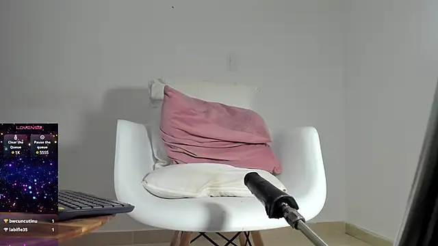 ariana nix online show from December 6, 11:47 pm