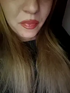 Snapshot of SUSELLAM1 chatting on February 13, 10:17 pm SUSELLAM1 online show from February 13, 10:17 pm