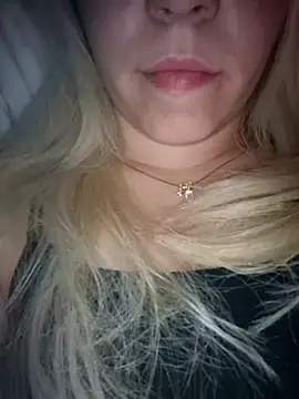 Snapshot of SUSELLAM1 chatting on February 17, 9:10 pm SUSELLAM1 online show from February 17, 9:10 pm