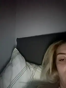 Snapshot of SUSELLAM1 chatting on March 27, 11:37 pm SUSELLAM1 online show from March 27, 11:37 pm