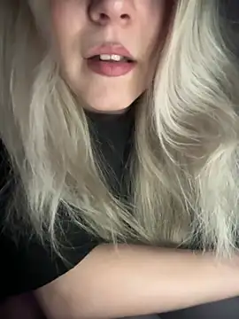 Snapshot of SUSELLAM1 chatting on April 14, 5:52 pm SUSELLAM1 online show from April 14, 5:52 pm