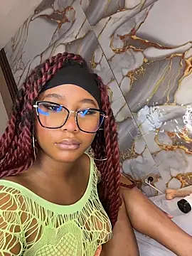 Snapshot of RachellEbony chatting on April 19, 6:10 pm RachellEbony online show from April 19, 6:10 pm