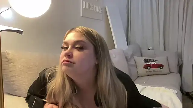 blairbella online show from December 21, 5:07 pm