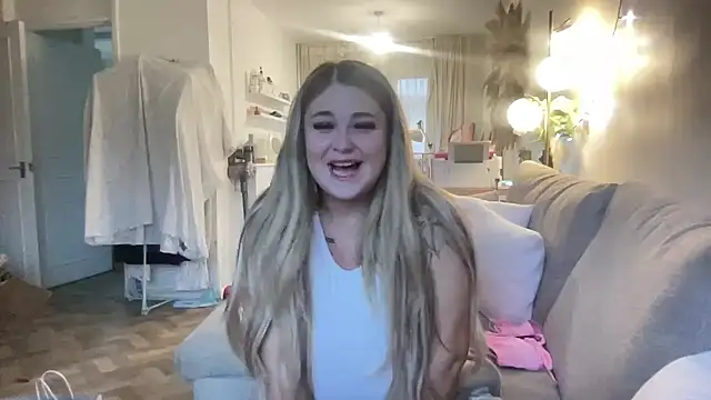 blairbella online show from January 16, 3:46 pm