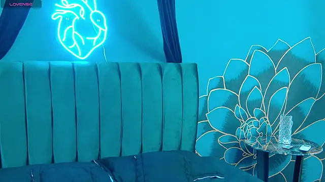 Lunamistyc online show from December 20, 8:05 pm