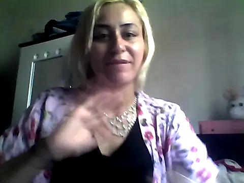 ariana crazzy online show from February 20, 2:35 pm