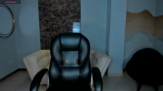 Snapshot of AlinaKravitz chatting on October 22, 11:32 am AlinaKravitz online show from October 22, 11:32 am