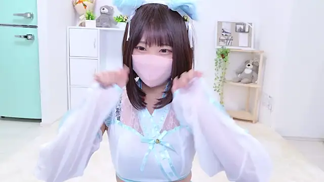 Snapshot of aki_zzz chatting on January 2, 1:19 pm aki zzz online show from January 2, 1:19 pm