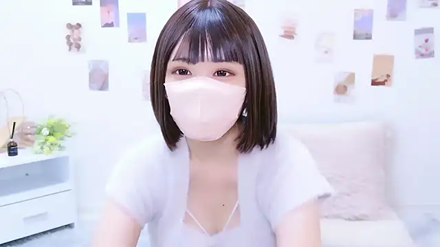 Snapshot of aki_zzz chatting on October 6, 5:49 am aki zzz online show from October 6, 5:49 am