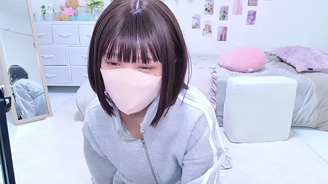 Snapshot of aki_zzz chatting on October 22, 5:13 pm aki zzz online show from October 22, 5:13 pm