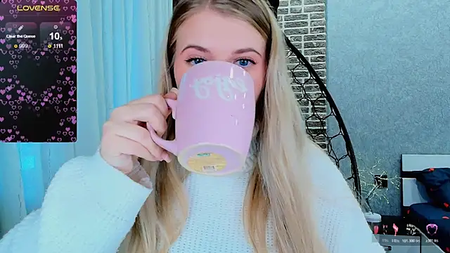 Evacadooo online show from October 30, 2:35 am