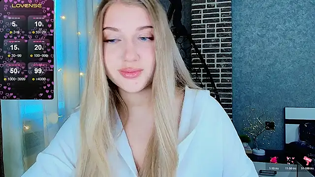 Evacadooo online show from November 27, 4:47 am