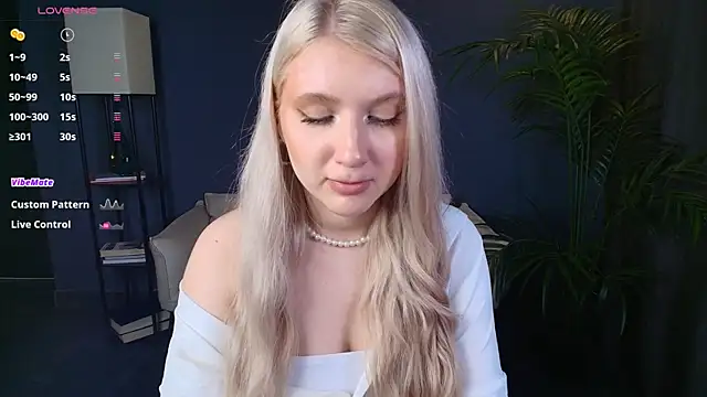 Evacadooo online show from May 1, 3:22 am