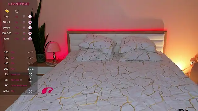 Snapshot of skinny_sissss chatting on October 5, 11:08 am skinny sissss online show from October 5, 11:08 am