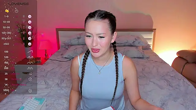 Snapshot of skinny_sissss chatting on November 5, 11:32 am skinny sissss online show from November 5, 11:32 am