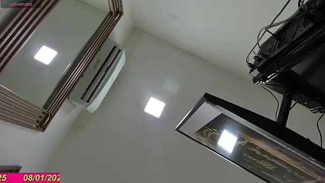 Snapshot of Charlie_Doll chatting on January 8, 11:43 am Charlie Doll online show from January 8, 11:43 am