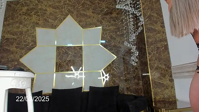 Snapshot of Charlie_Doll chatting on March 22, 5:17 am Charlie Doll online show from March 22, 5:17 am