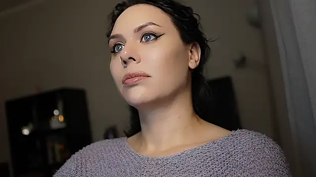 MollyCheiz online show from December 17, 11:27 pm