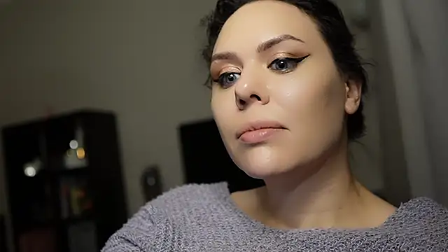 MollyCheiz online show from December 18, 2:32 am