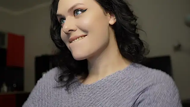 MollyCheiz online show from December 19, 11:46 pm