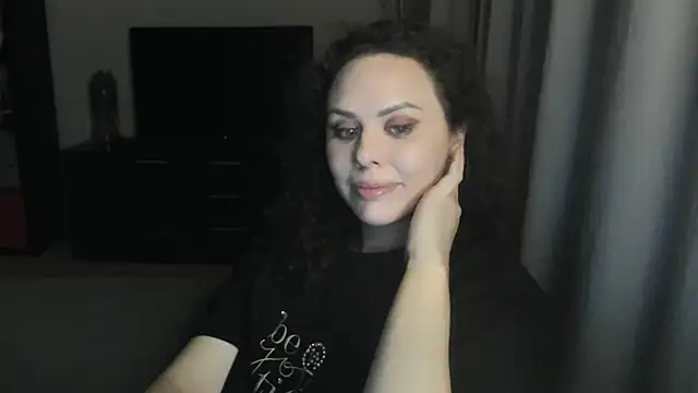 MollyCheiz online show from June 18, 8:46 pm