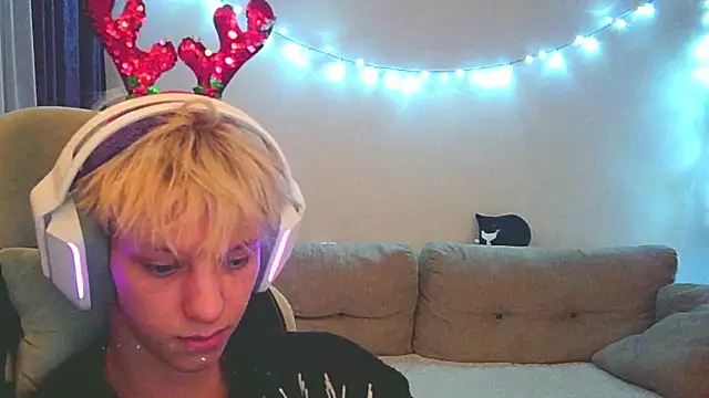 Ostin meow online show from December 10, 5:33 pm