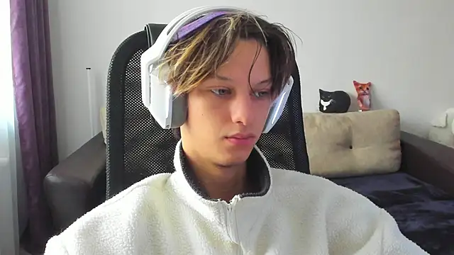 Ostin meow online show from October 6, 3:26 am