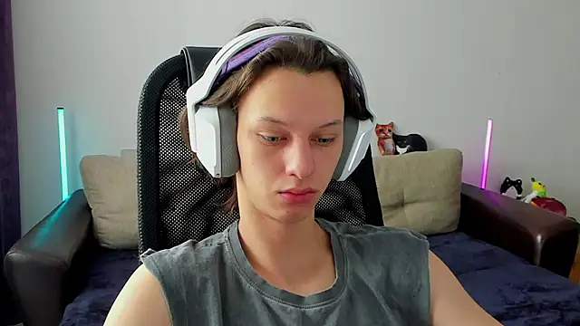 Snapshot of Ostin_meow chatting on February 28, 7:53 am Ostin meow online show from February 28, 7:53 am