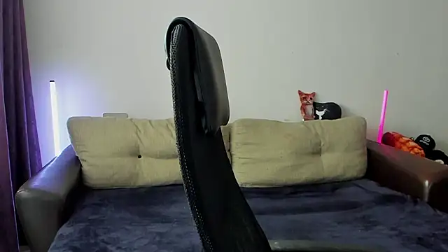 Snapshot of Ostin_meow chatting on March 16, 5:35 am Ostin meow online show from March 16, 5:35 am