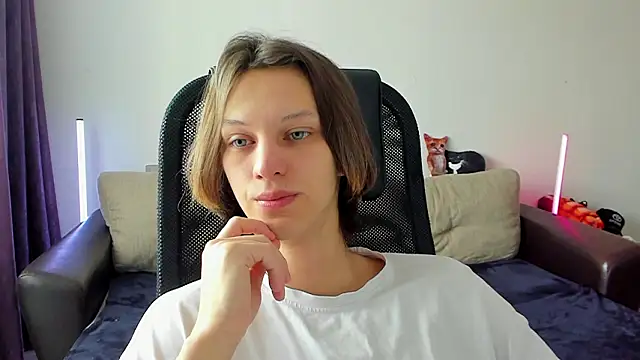 Snapshot of Ostin_meow chatting on March 17, 8:50 am Ostin meow online show from March 17, 8:50 am